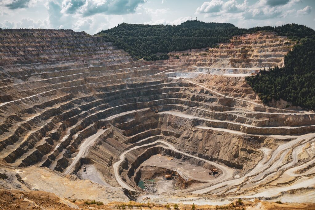 four-best-canadian-mining-companies-theworldheadline